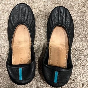 Tieks size 7 black flats
